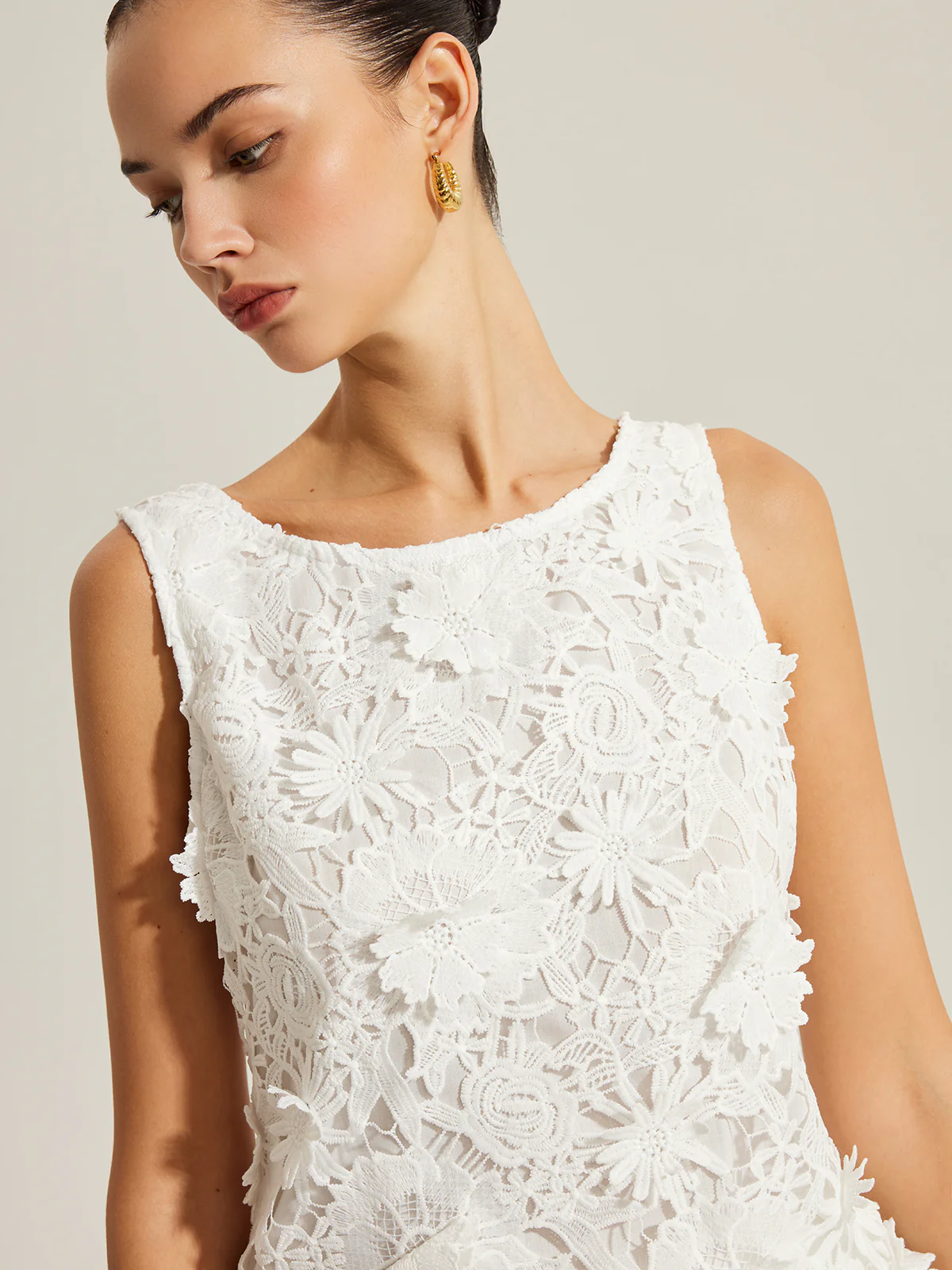 Floral Embroidered Sleeveless Lace Top - Takermore