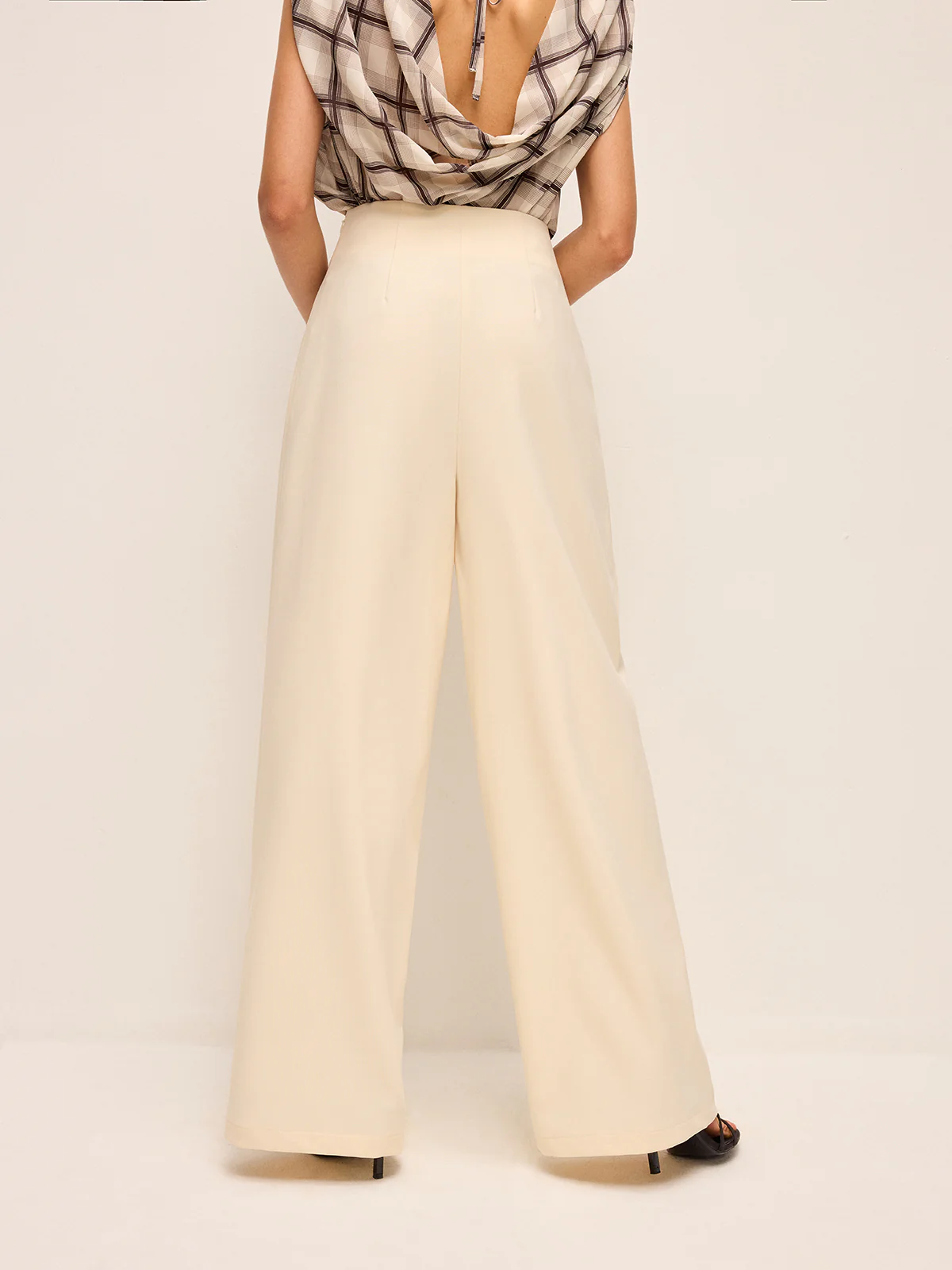 High-Waisted Wide-Leg Pants With Belted Detail - Takermore
