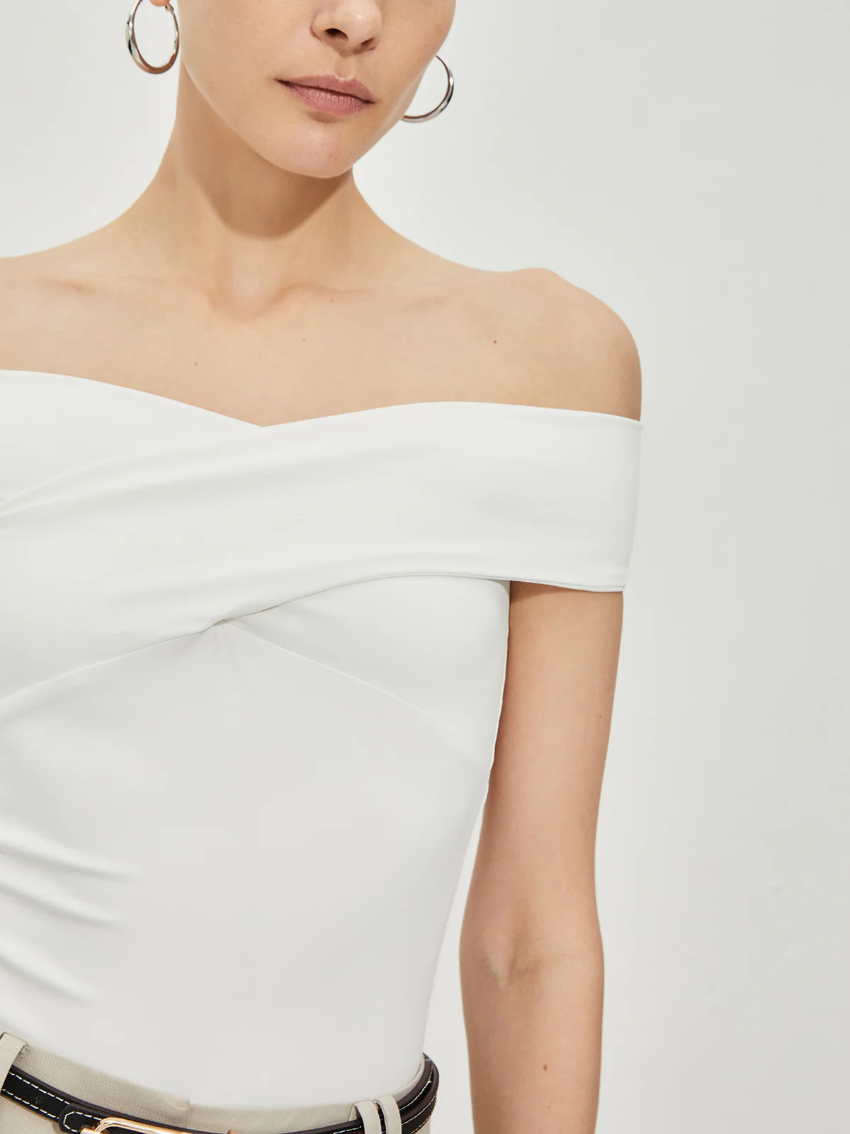 Elegant Off-Shoulder T-Shirts - Takermore