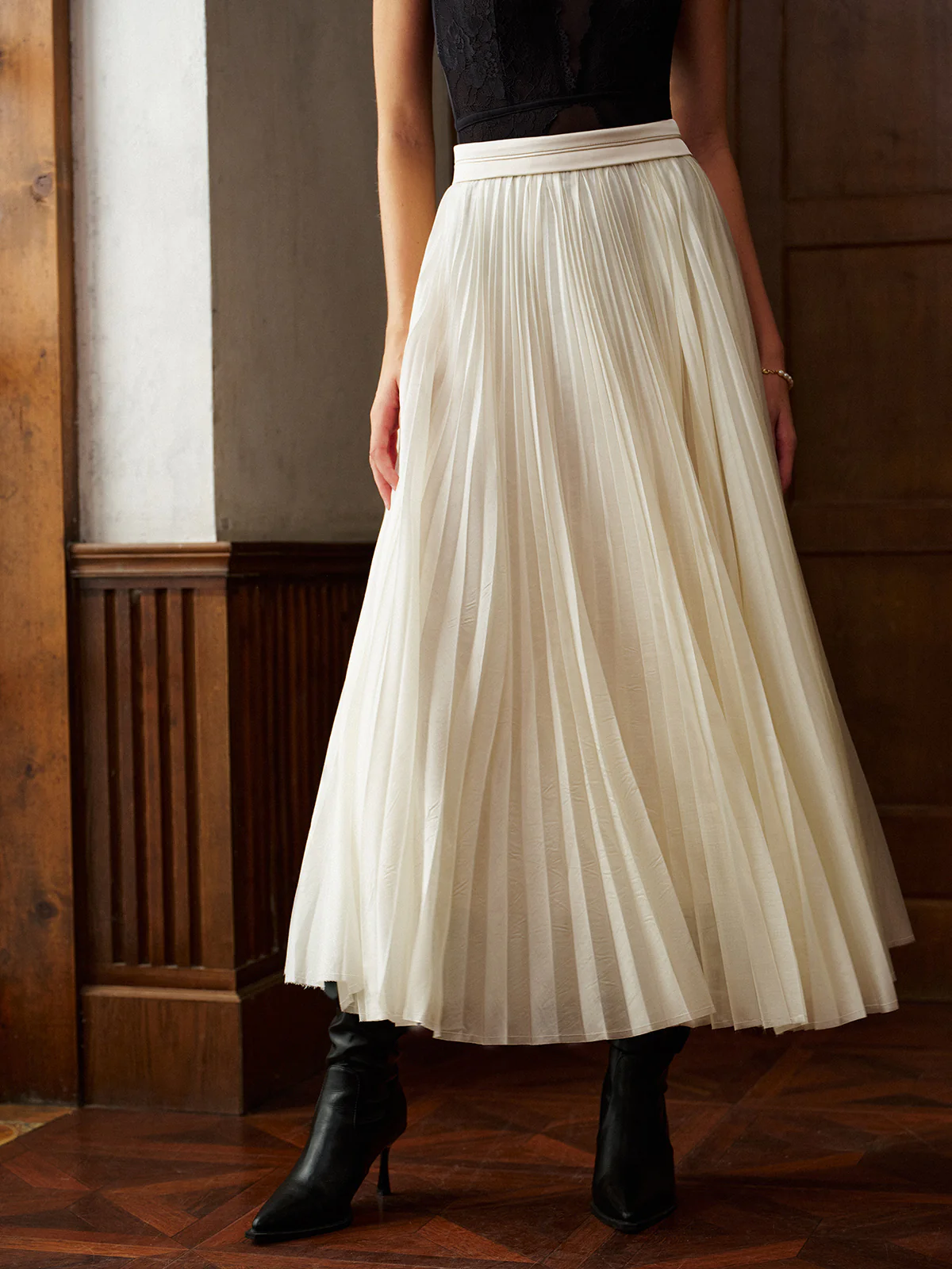 Mid-Waist Pleated Flowy Skirt - Takermore